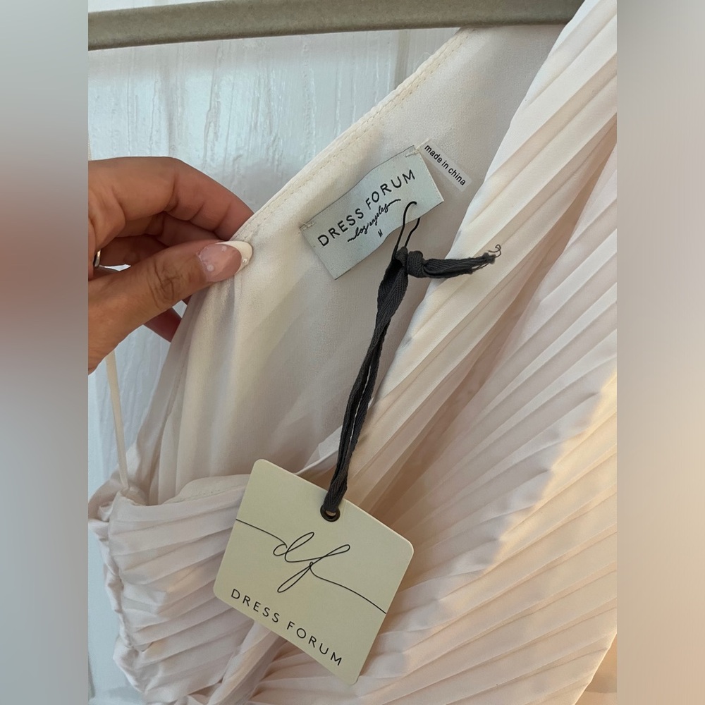 Off white event dress - Picture 2 of 7